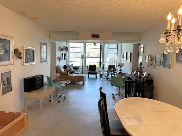 For Sale: $185,000 (2 beds, 2 baths, 1397 Square Feet)