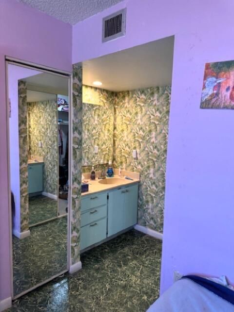 For Sale: $185,000 (2 beds, 2 baths, 1397 Square Feet)