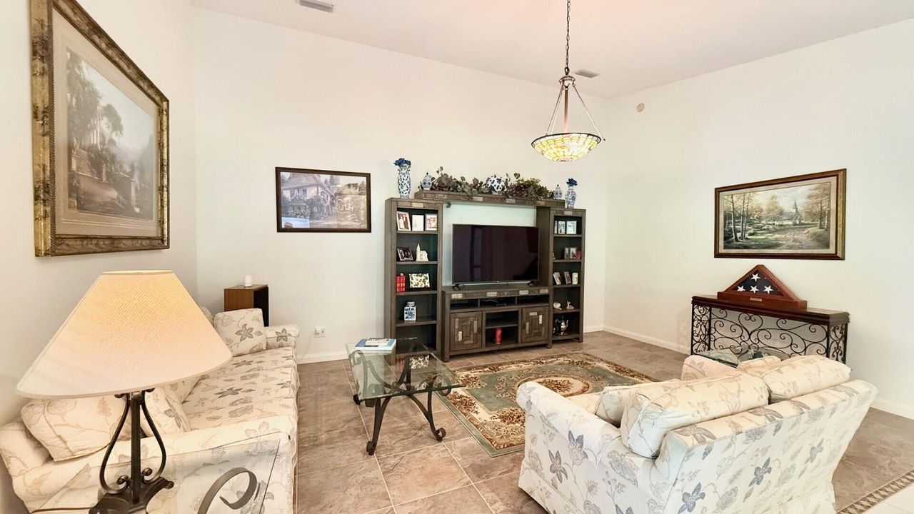 Active With Contract: $394,900 (2 beds, 2 baths, 1526 Square Feet)