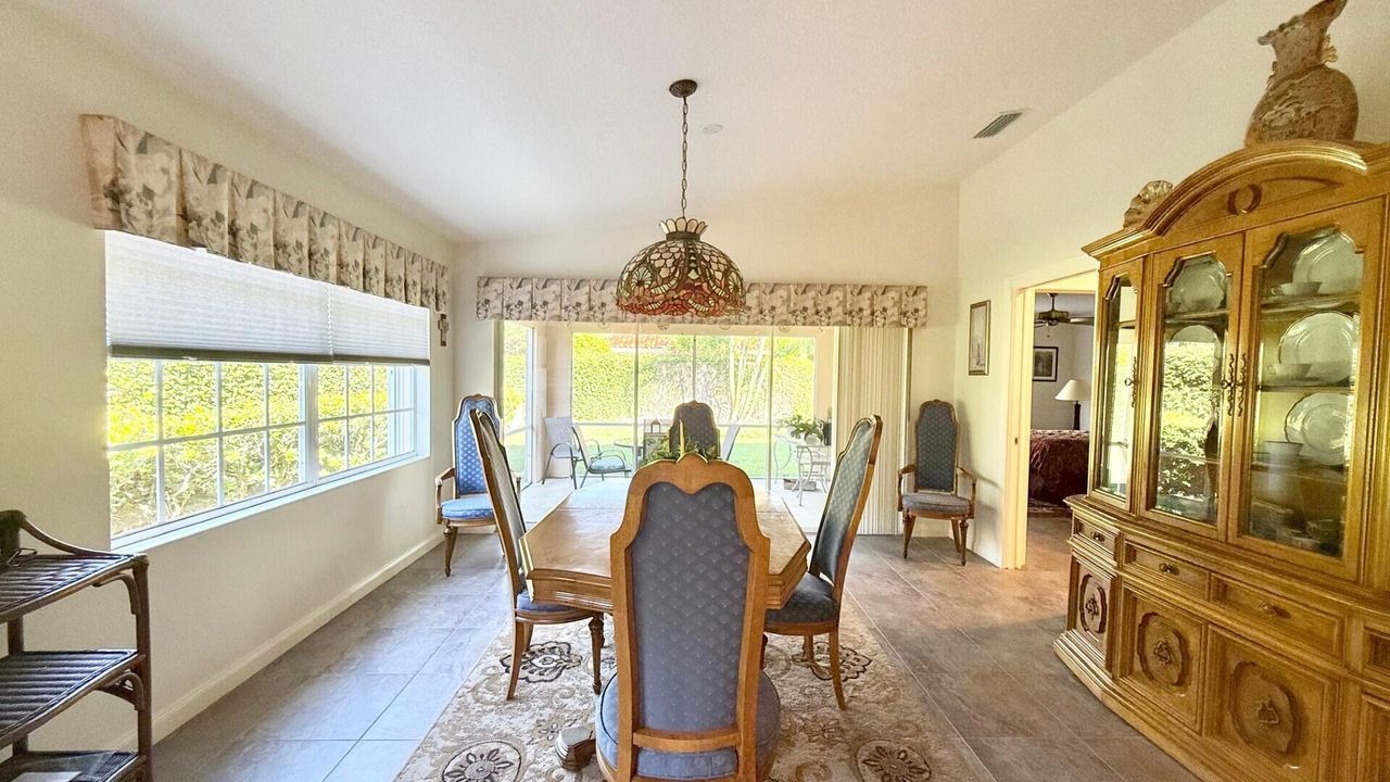 Active With Contract: $394,900 (2 beds, 2 baths, 1526 Square Feet)