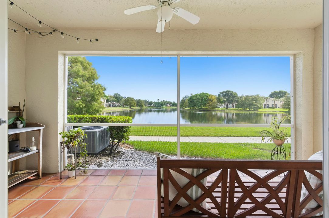 合同活跃: $329,900 (2 贝兹, 2 浴室, 1211 平方英尺)