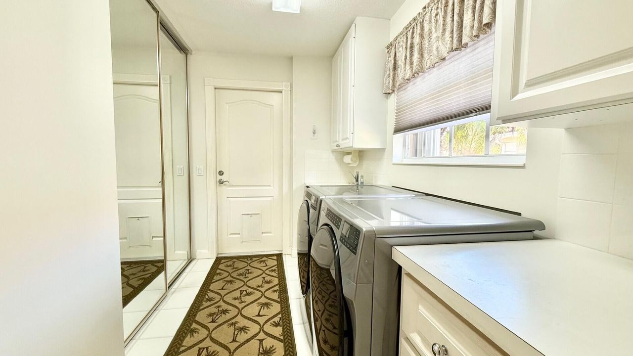 Active With Contract: $394,900 (2 beds, 2 baths, 1526 Square Feet)