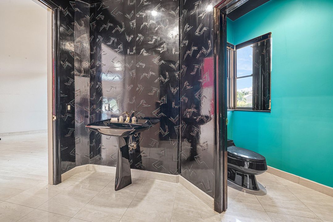 Active With Contract: $1,399,000 (4 beds, 4 baths, 3891 Square Feet)