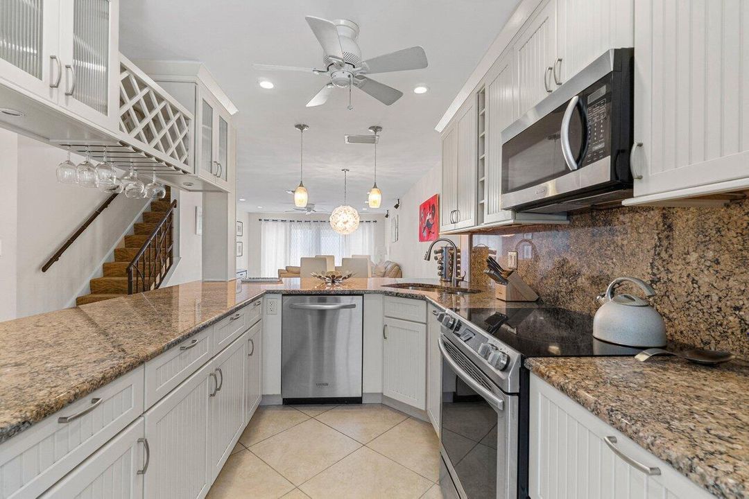 For Rent: $3,900 (2 beds, 2 baths, 1320 Square Feet)