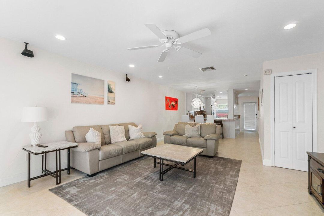 For Rent: $3,900 (2 beds, 2 baths, 1320 Square Feet)