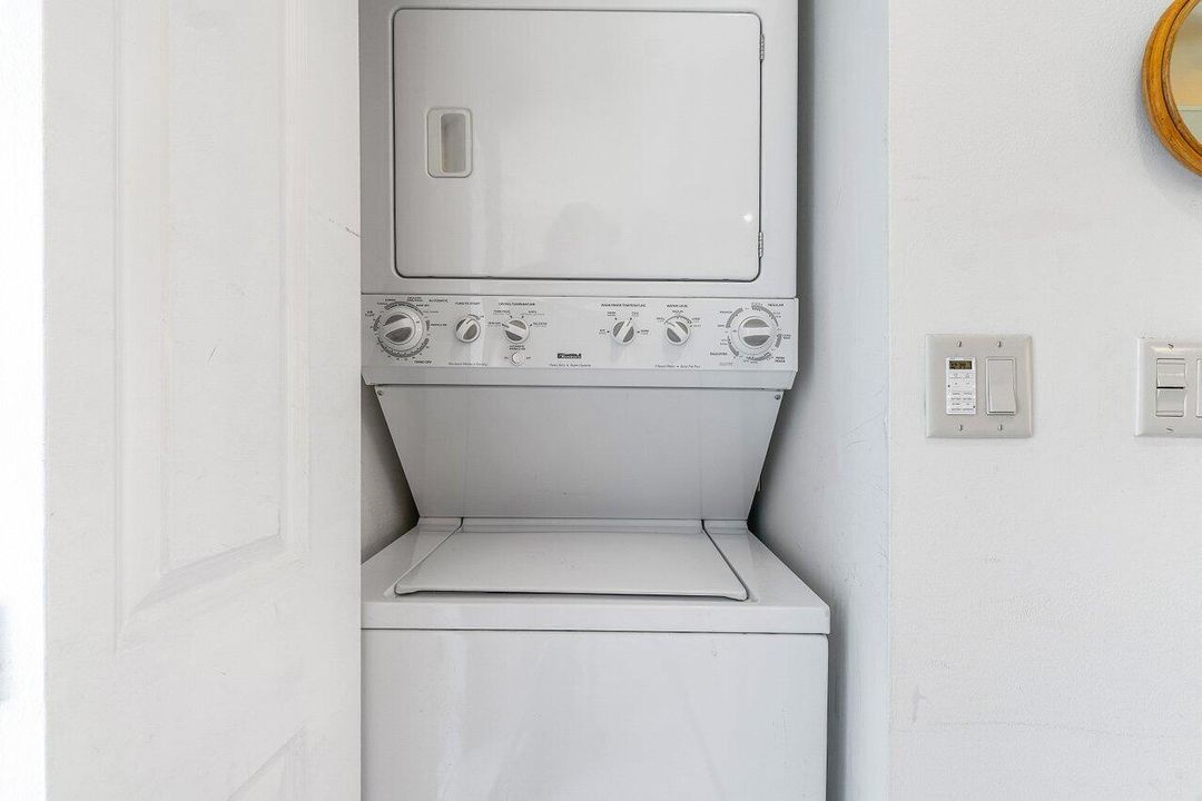 For Rent: $3,900 (2 beds, 2 baths, 1320 Square Feet)