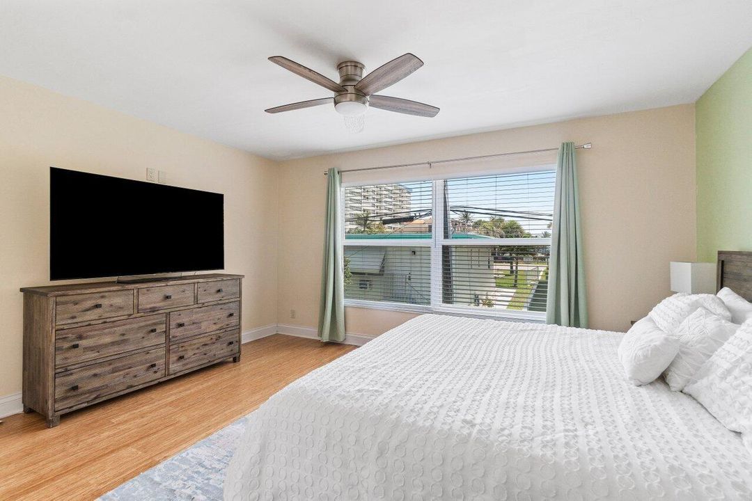 For Rent: $3,900 (2 beds, 2 baths, 1320 Square Feet)