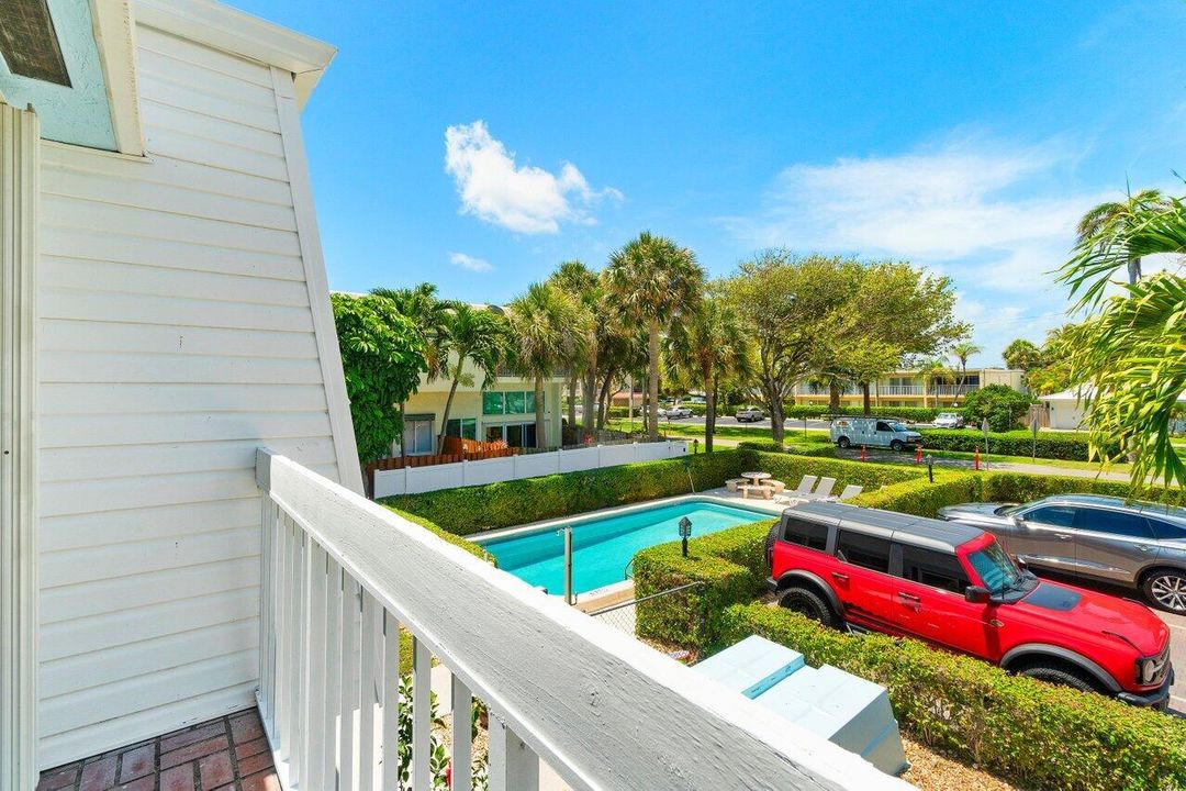 For Rent: $3,900 (2 beds, 2 baths, 1320 Square Feet)