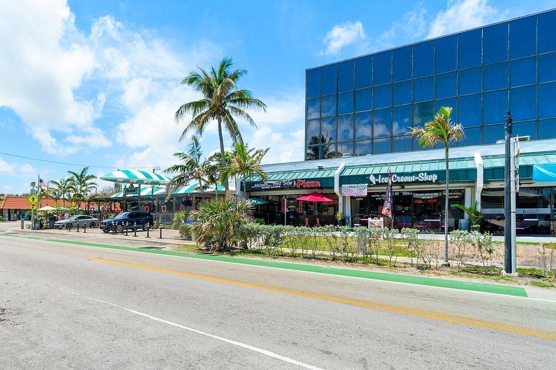 For Rent: $3,900 (2 beds, 2 baths, 1320 Square Feet)