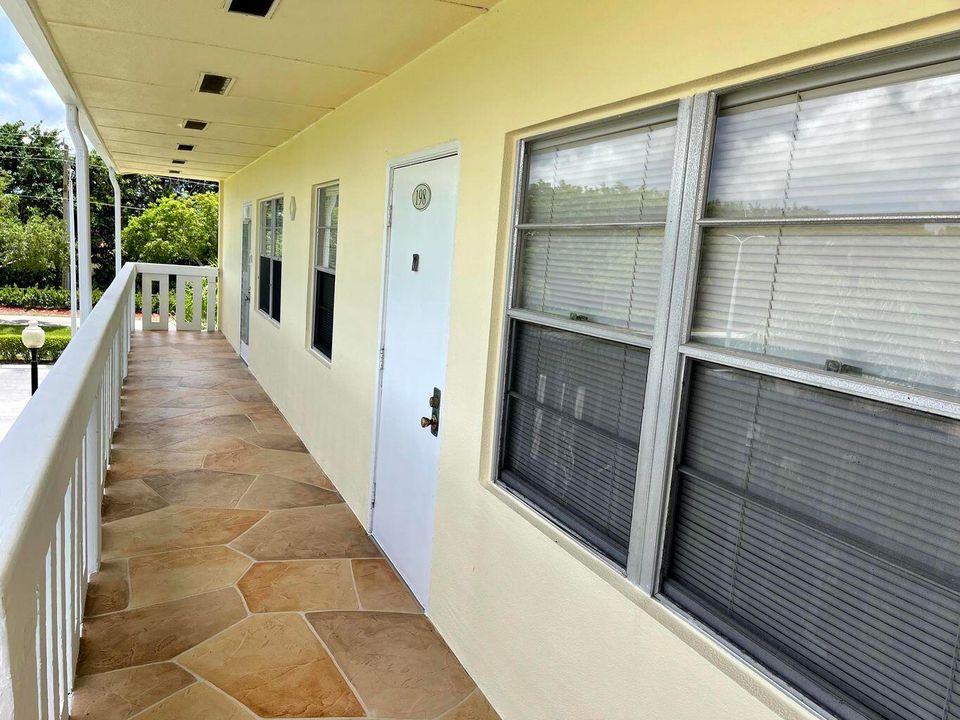 出租: $1,500 (2 贝兹, 1 浴室, 840 平方英尺)