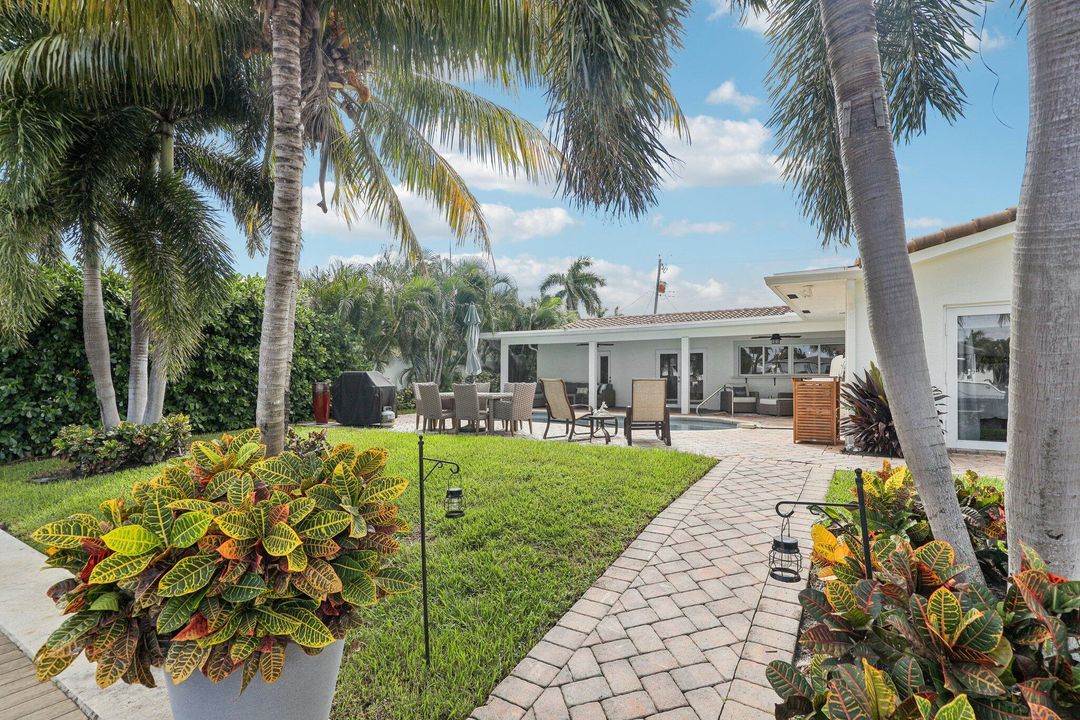 For Sale: $1,949,900 (3 beds, 3 baths, 1950 Square Feet)