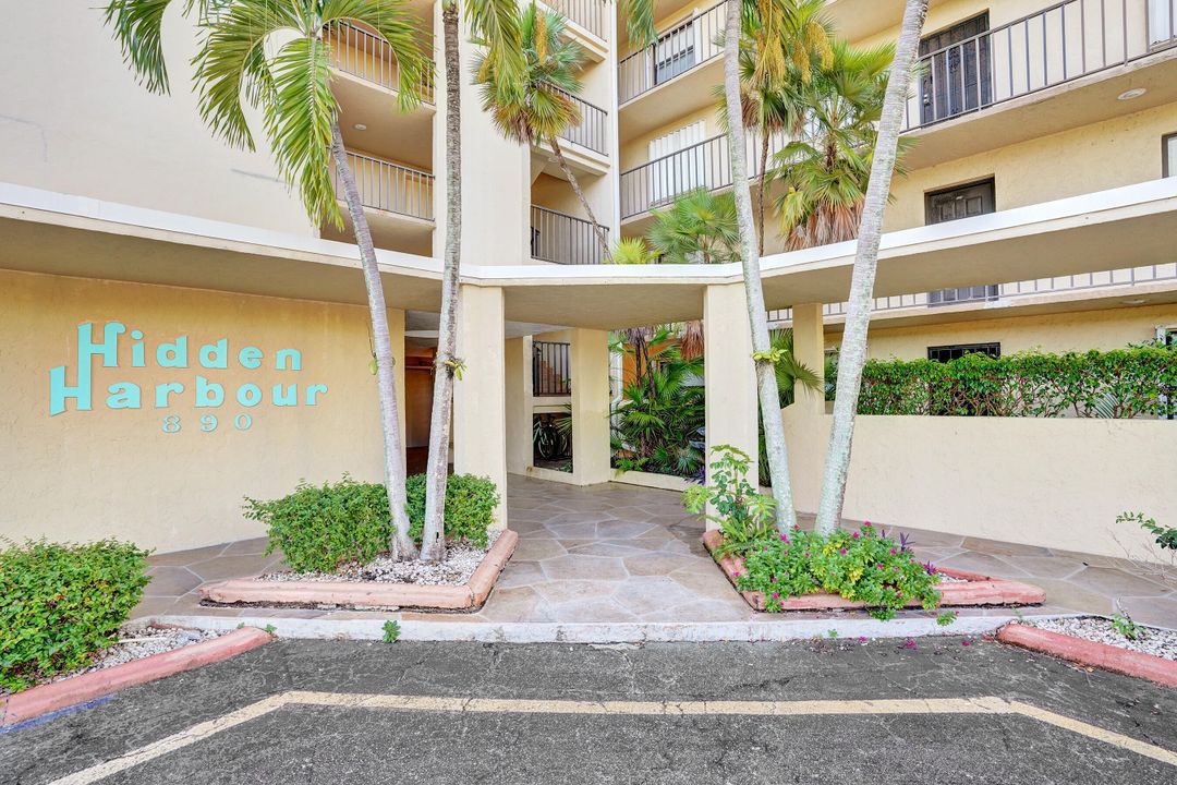 For Sale: $212,500 (2 beds, 2 baths, 1025 Square Feet)