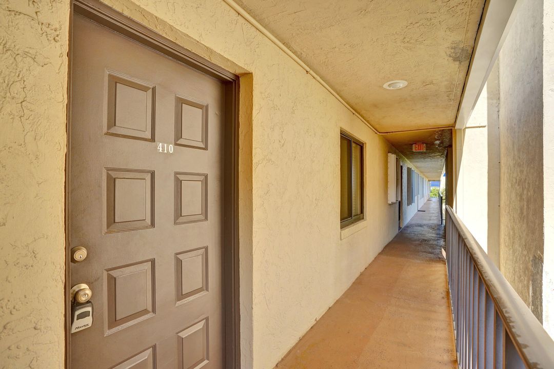 For Sale: $212,500 (2 beds, 2 baths, 1025 Square Feet)
