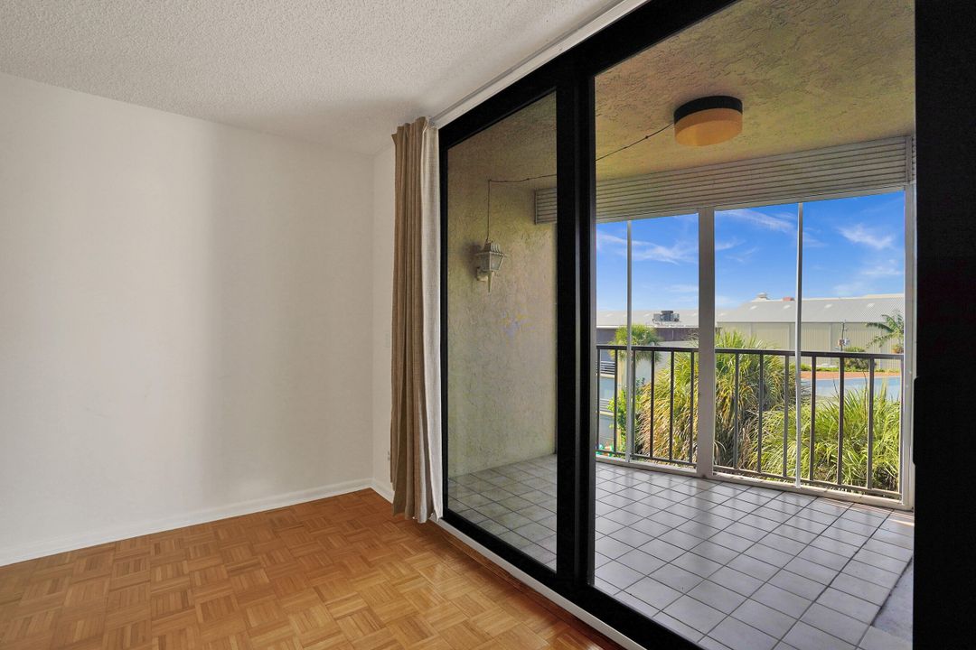 For Sale: $212,500 (2 beds, 2 baths, 1025 Square Feet)