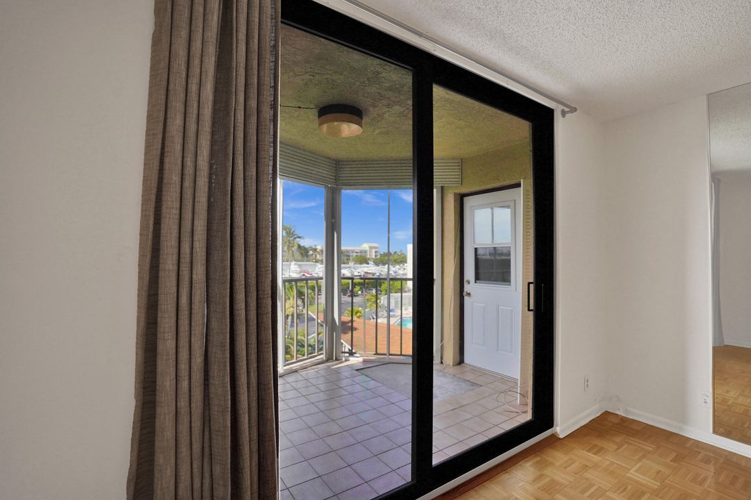 For Sale: $212,500 (2 beds, 2 baths, 1025 Square Feet)