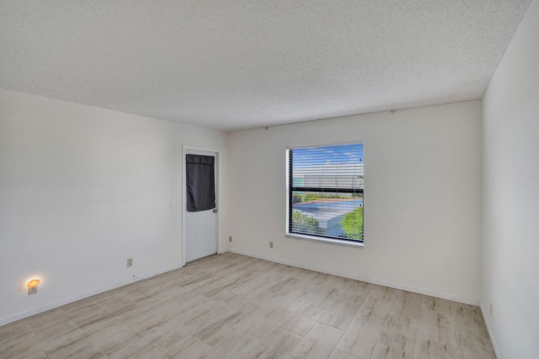 For Sale: $212,500 (2 beds, 2 baths, 1025 Square Feet)