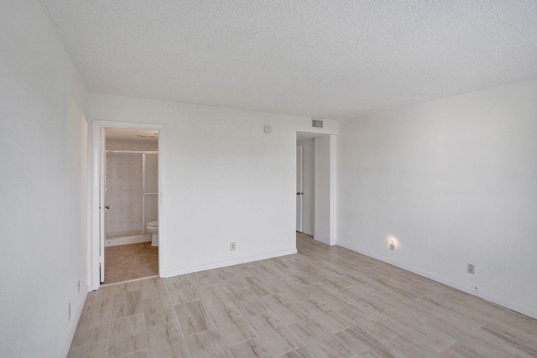 For Sale: $212,500 (2 beds, 2 baths, 1025 Square Feet)