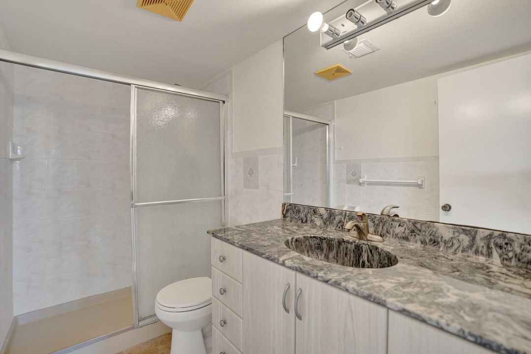 For Sale: $212,500 (2 beds, 2 baths, 1025 Square Feet)