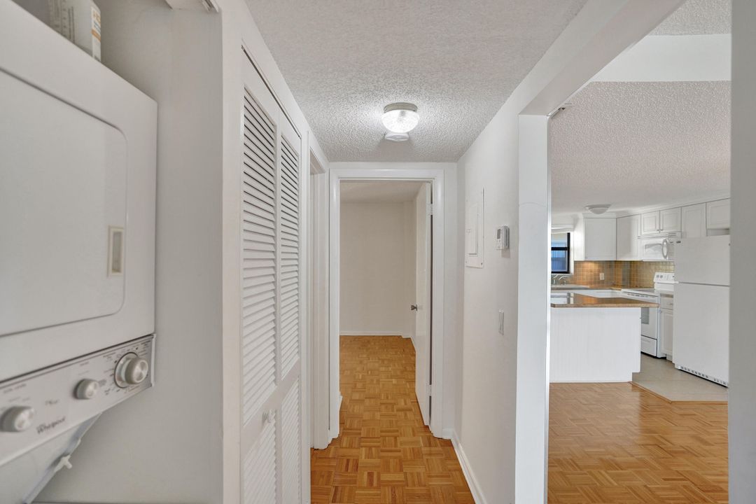 For Sale: $212,500 (2 beds, 2 baths, 1025 Square Feet)