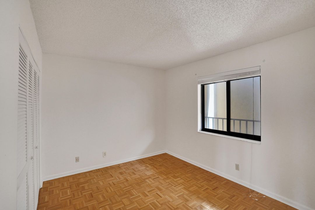 For Sale: $212,500 (2 beds, 2 baths, 1025 Square Feet)