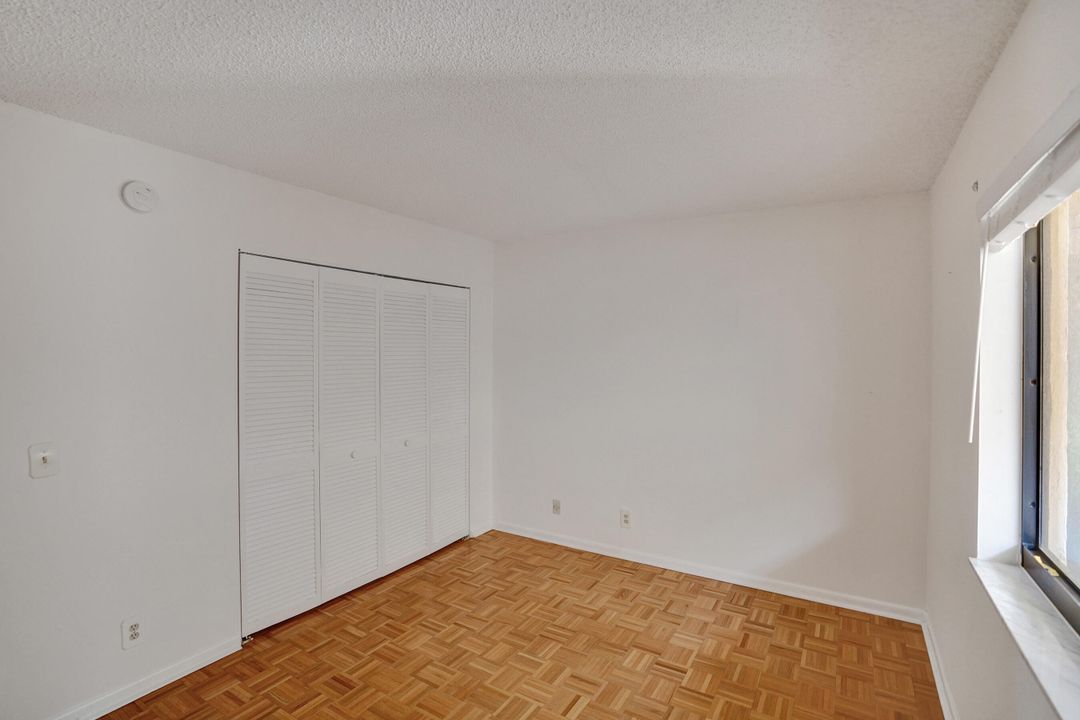For Sale: $212,500 (2 beds, 2 baths, 1025 Square Feet)