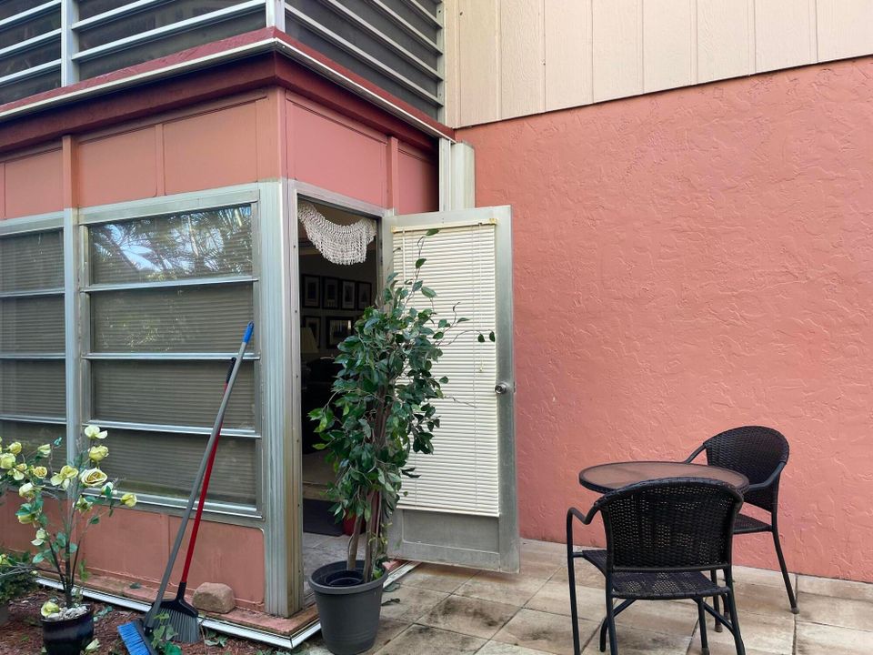 Active With Contract: $1,700 (1 beds, 1 baths, 888 Square Feet)