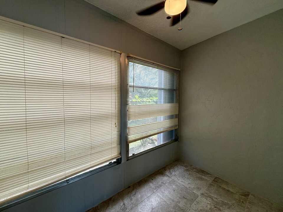 Active With Contract: $1,700 (1 beds, 1 baths, 888 Square Feet)