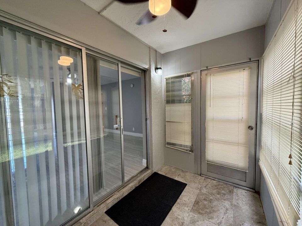 Active With Contract: $1,700 (1 beds, 1 baths, 888 Square Feet)