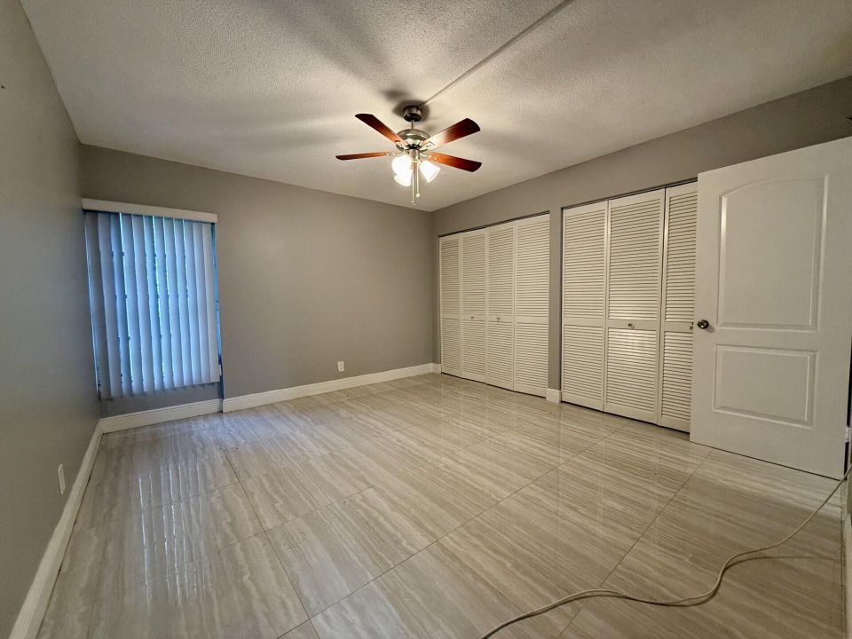 Active With Contract: $1,700 (1 beds, 1 baths, 888 Square Feet)
