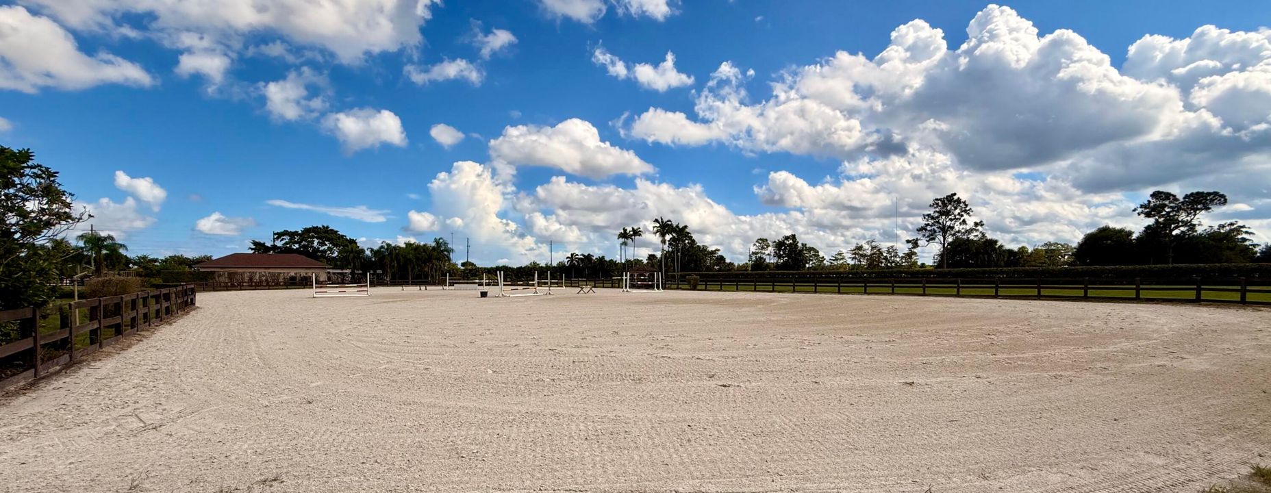 出租: $3,000 (1 贝兹, 1 浴室, 0 平方英尺)