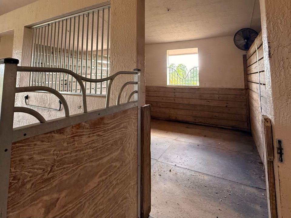 出租: $3,000 (1 贝兹, 1 浴室, 0 平方英尺)