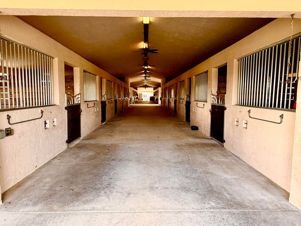 出租: $3,000 (1 贝兹, 1 浴室, 0 平方英尺)