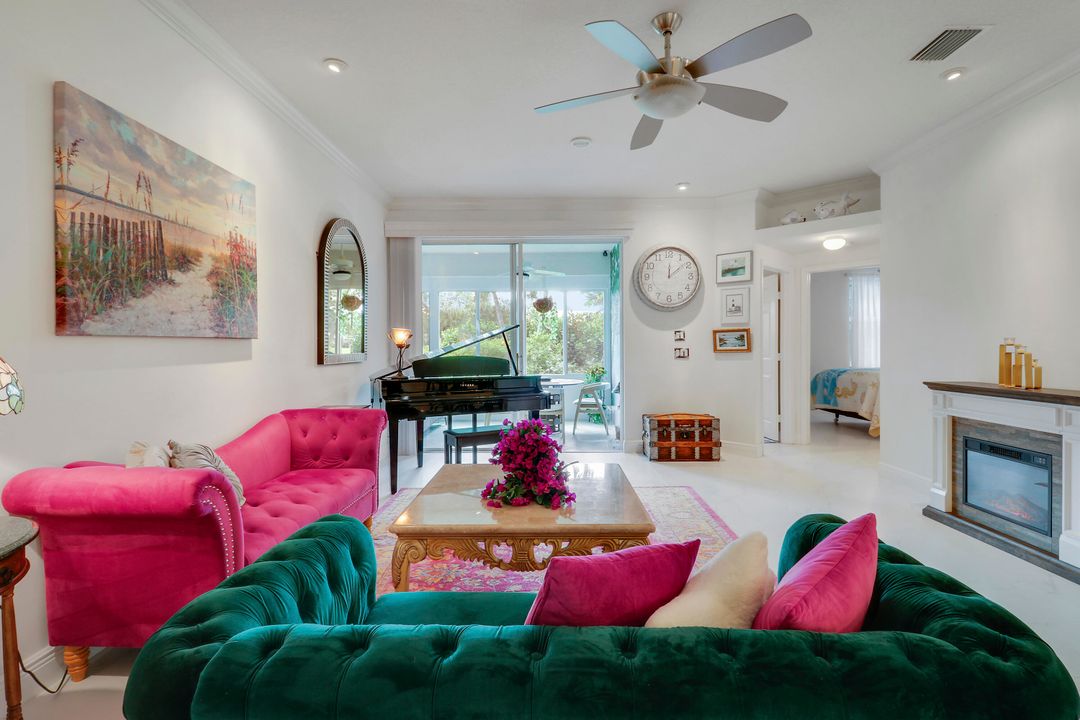 Под контрактом: $325,000 (2 спален, 2 ванн, 1585 Квадратных фут)