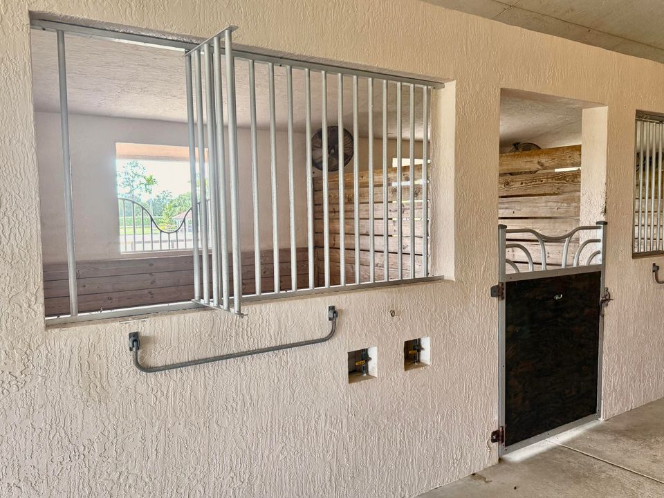 出租: $3,000 (1 贝兹, 1 浴室, 0 平方英尺)