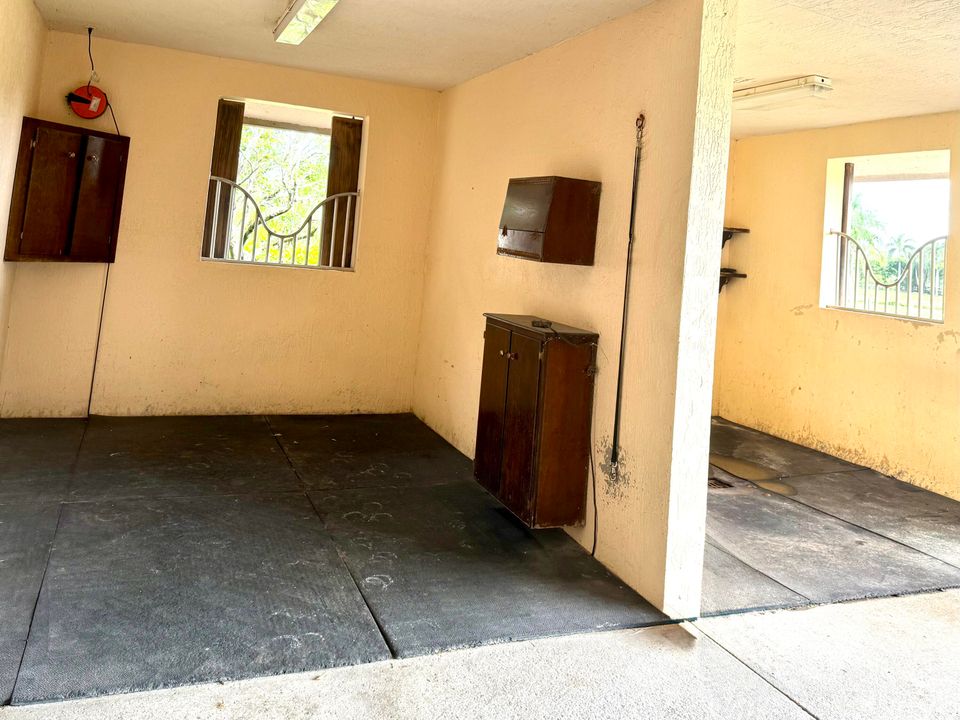 出租: $3,000 (1 贝兹, 1 浴室, 0 平方英尺)