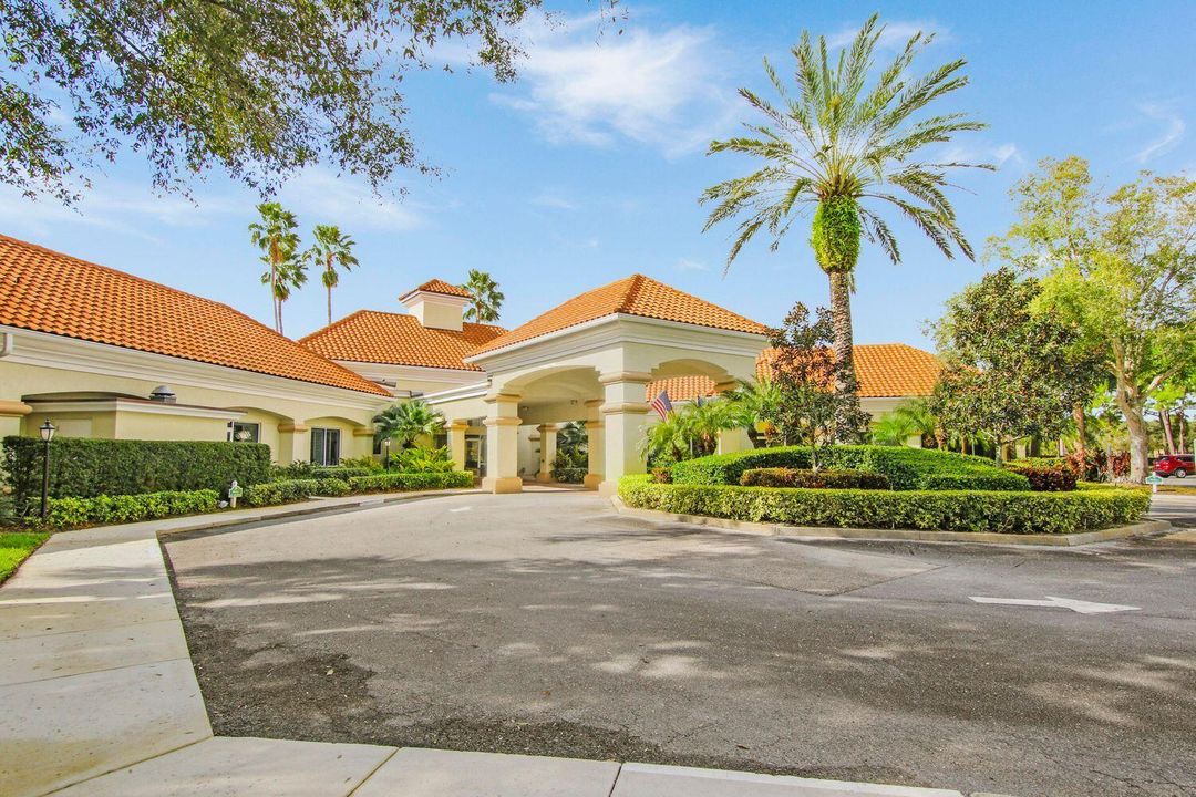 Под контрактом: $325,000 (2 спален, 2 ванн, 1585 Квадратных фут)