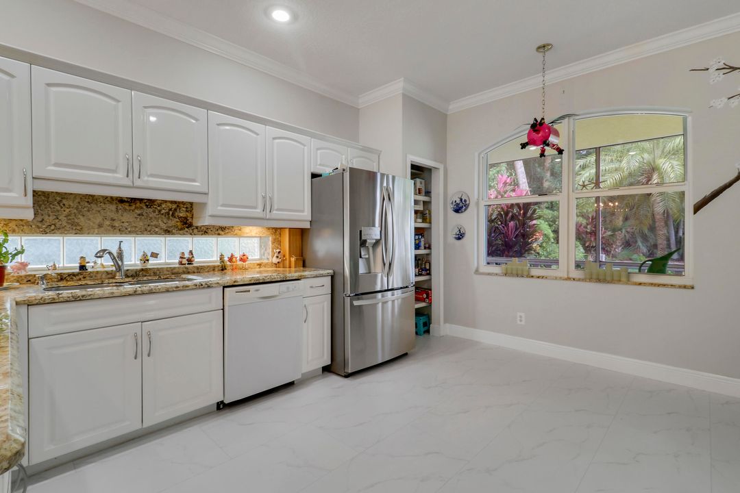 Под контрактом: $325,000 (2 спален, 2 ванн, 1585 Квадратных фут)