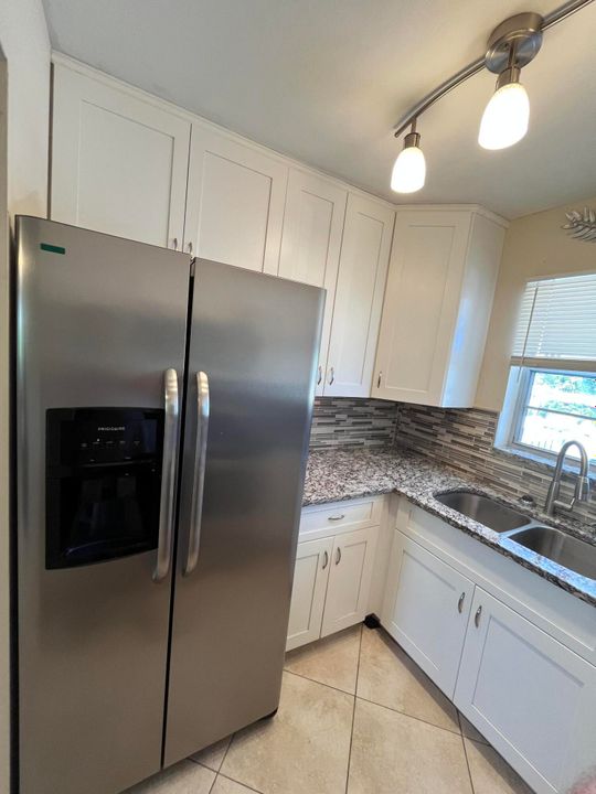 Active With Contract: $155,000 (1 beds, 1 baths, 596 Square Feet)