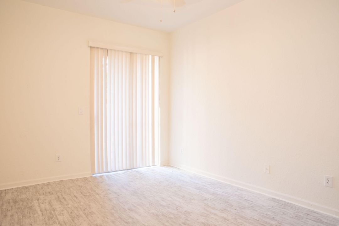 For Sale: $304,900 (3 beds, 2 baths, 1391 Square Feet)