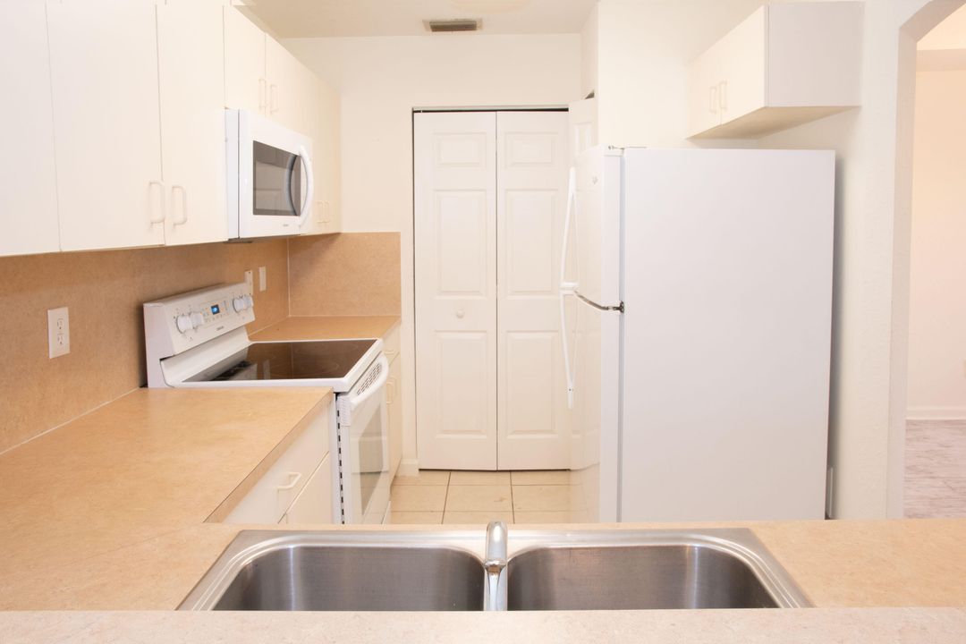 For Sale: $304,900 (3 beds, 2 baths, 1391 Square Feet)