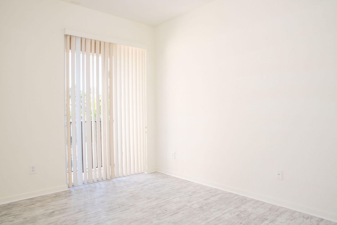 For Sale: $304,900 (3 beds, 2 baths, 1391 Square Feet)