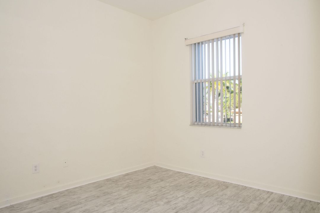 For Sale: $304,900 (3 beds, 2 baths, 1391 Square Feet)