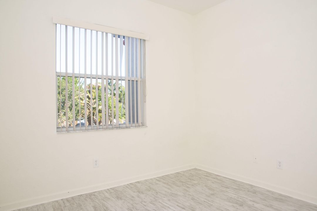 For Sale: $304,900 (3 beds, 2 baths, 1391 Square Feet)