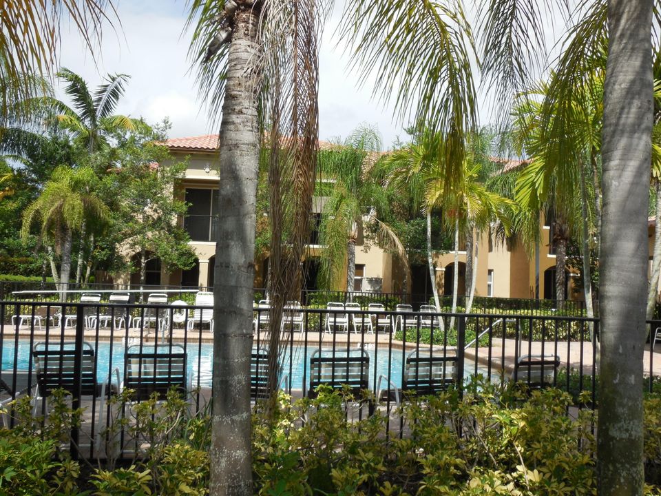 For Sale: $304,900 (3 beds, 2 baths, 1391 Square Feet)