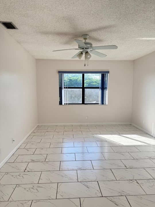 Active With Contract: $2,000 (2 beds, 2 baths, 1026 Square Feet)