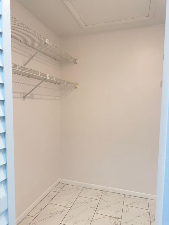 Active With Contract: $2,000 (2 beds, 2 baths, 1026 Square Feet)