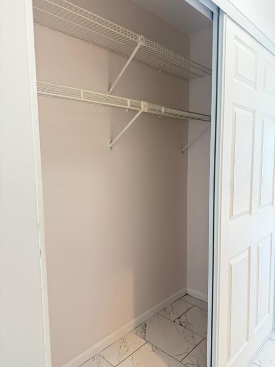 Active With Contract: $2,000 (2 beds, 2 baths, 1026 Square Feet)