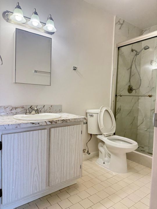 Active With Contract: $2,000 (2 beds, 2 baths, 1026 Square Feet)