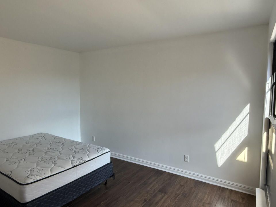 For Rent: $2,300 (2 beds, 1 baths, 1157 Square Feet)