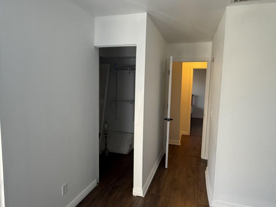 For Rent: $2,300 (2 beds, 1 baths, 1157 Square Feet)